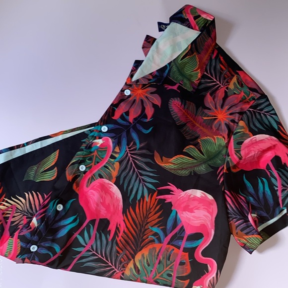 Beautiful flamingo printed button down short sleeve dress shirt never worn - Picture 2 of 4